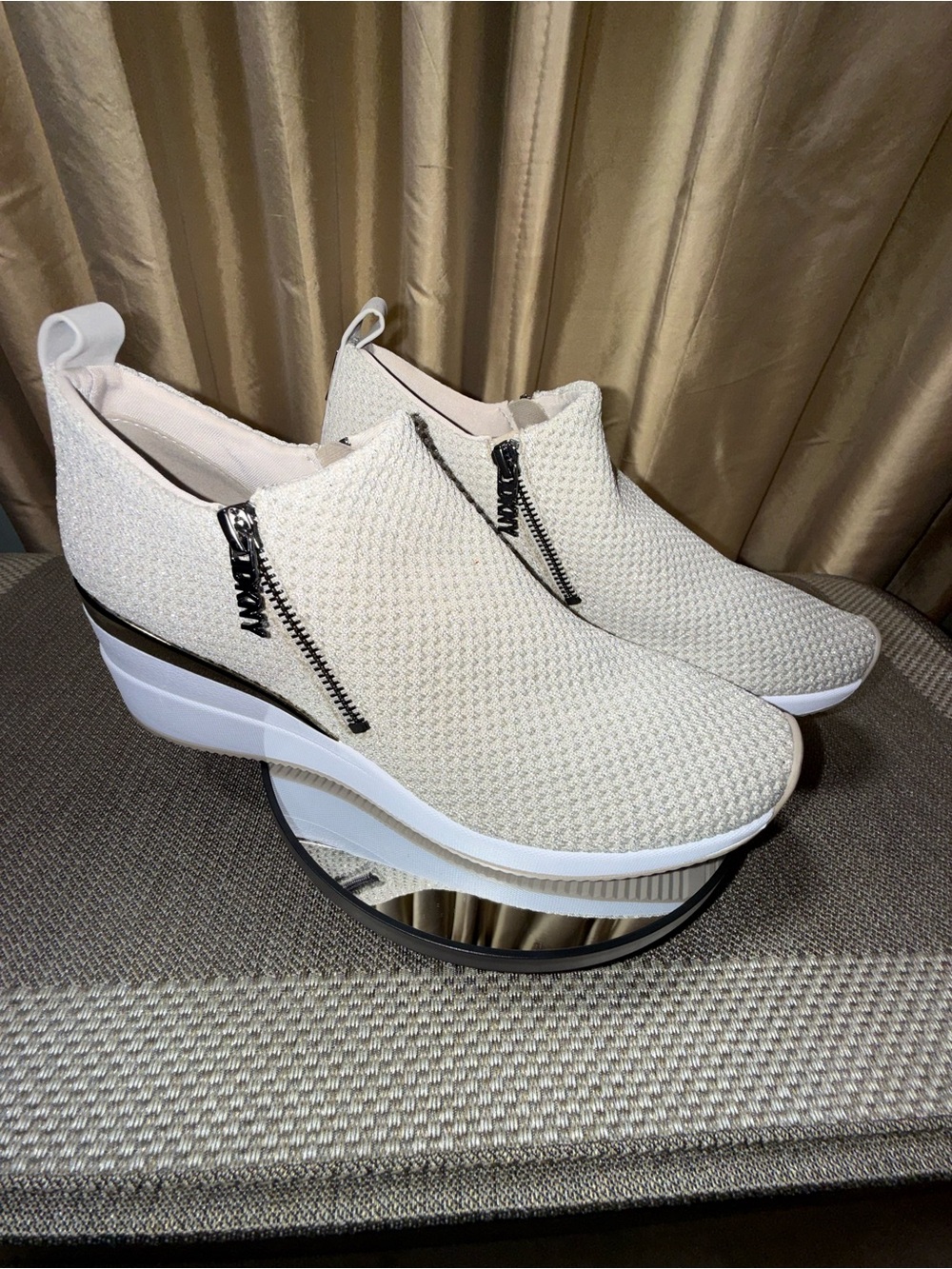 DKNY Wedge Tennis Shoes Size 10 - Picture 4 of 10